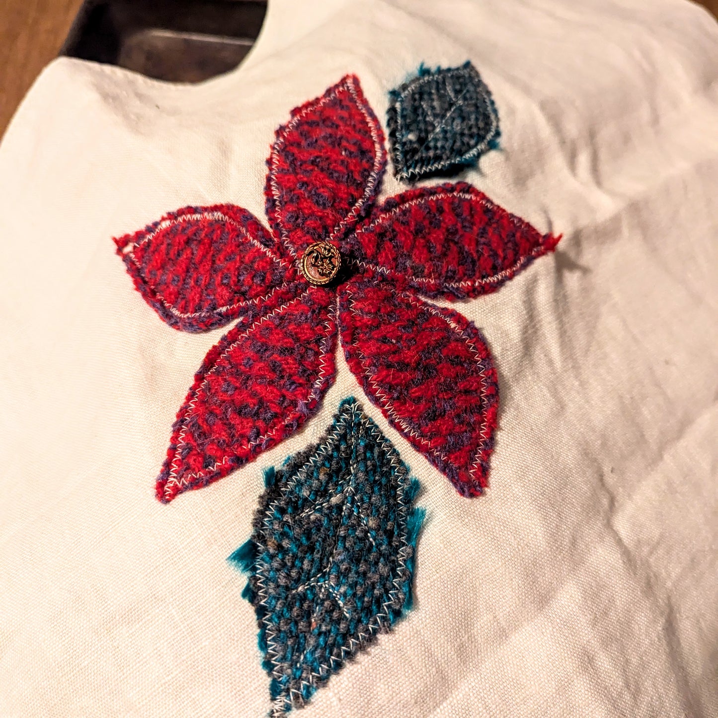 Scarlet Floral Applique Linen Challah Cover and Centerpiece