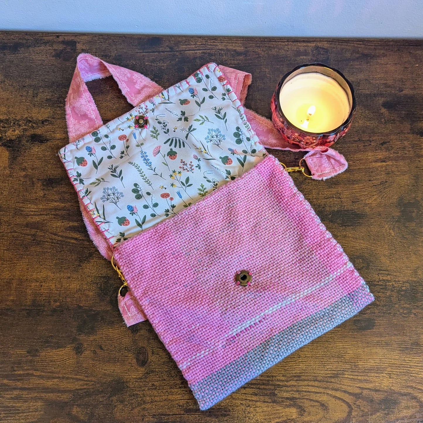 Strawberry Summers 2 Handwoven Shoulderbag