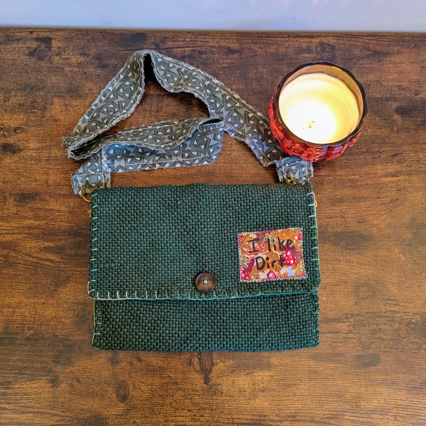 "I like Dirt" Handwoven Green Shoulderbag