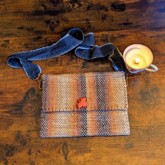 Ivy Leaf Button Handwoven Hypoallergenic Shoulder Bag