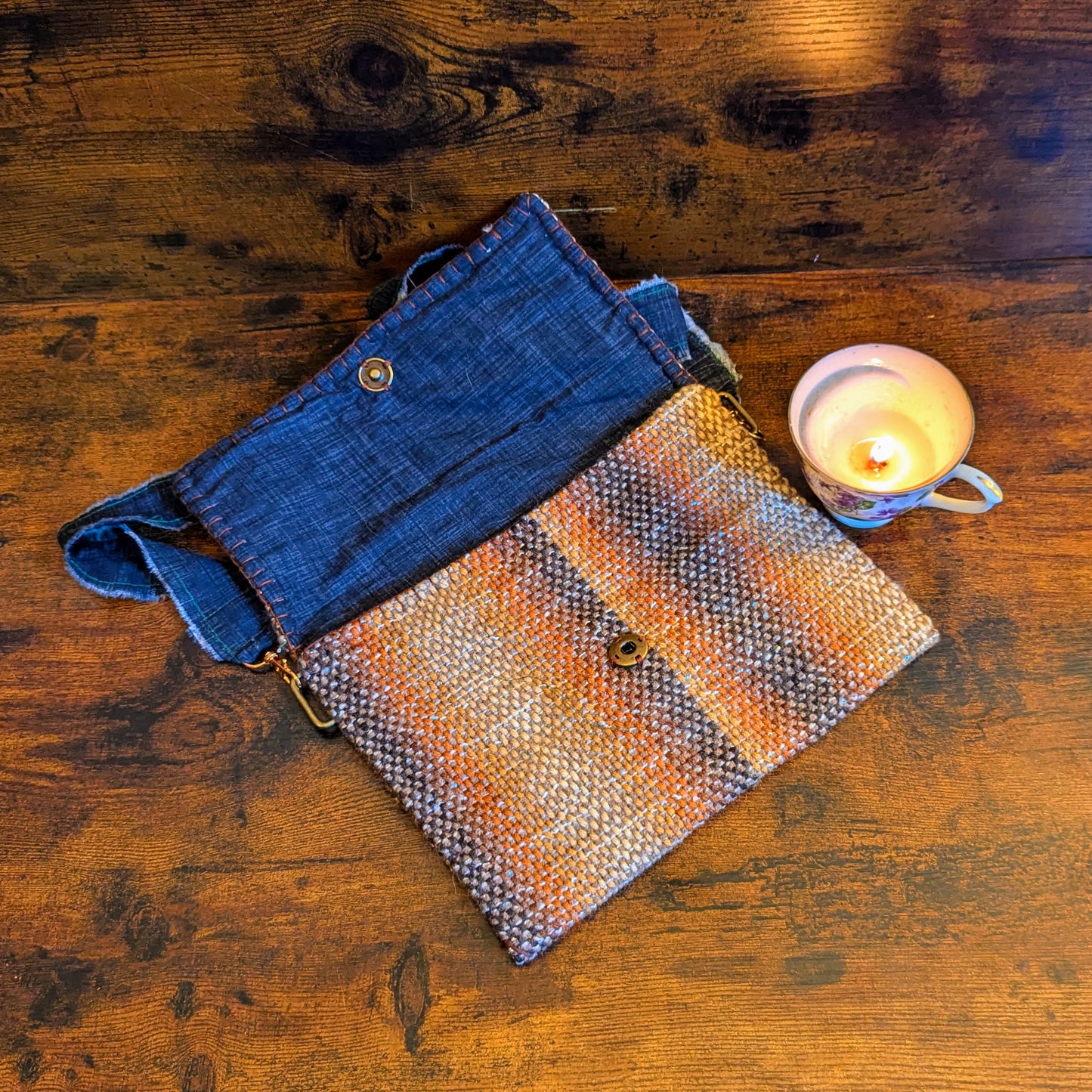 Ivy Leaf Button Handwoven Hypoallergenic Shoulder Bag