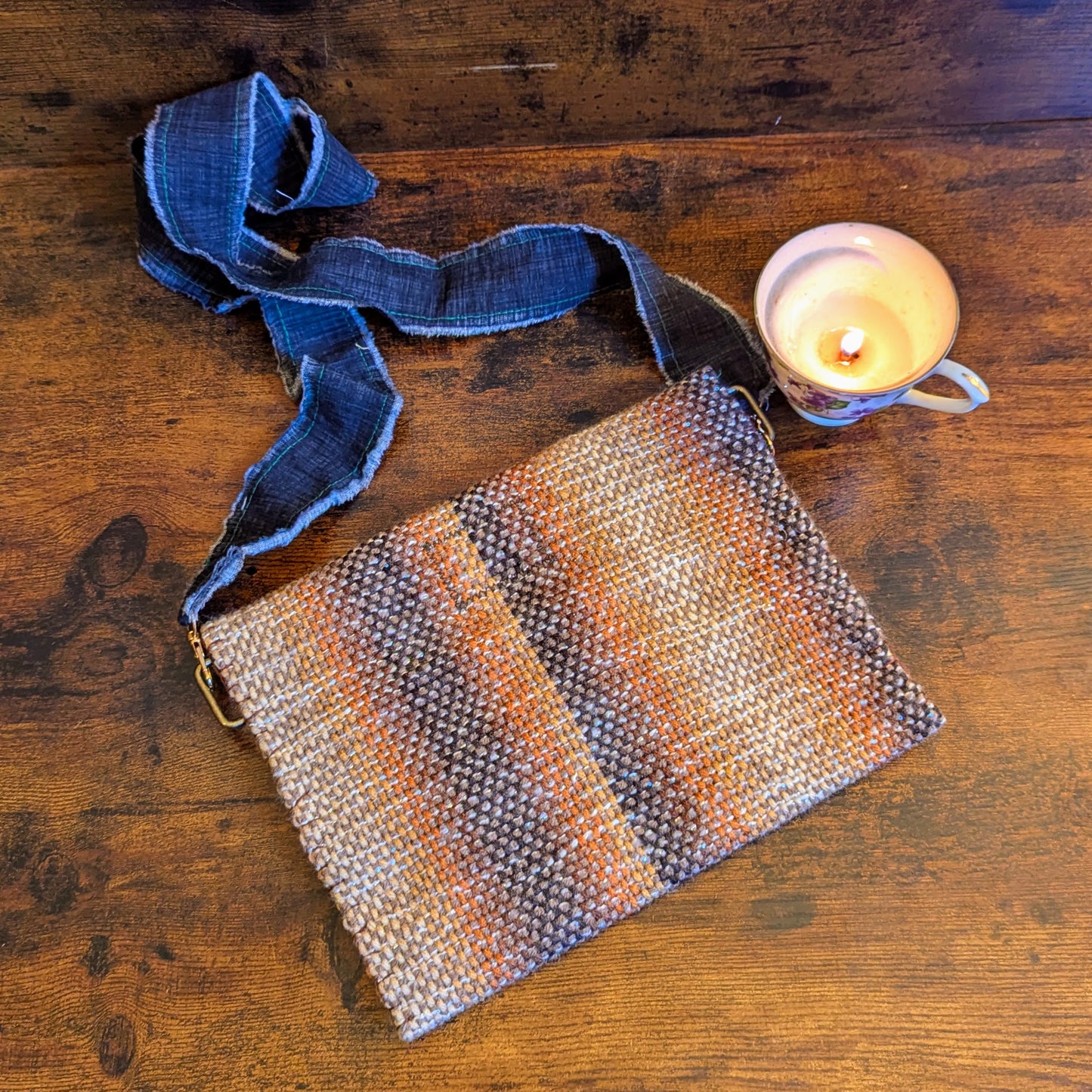 Ivy Leaf Button Handwoven Hypoallergenic Shoulder Bag